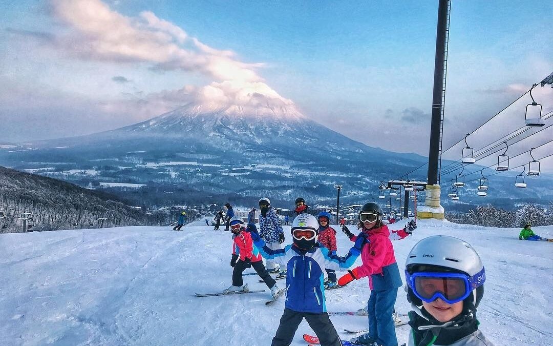 スキーライフを充実させるパートナー、 GoSnowとRhythm Japanのご紹介