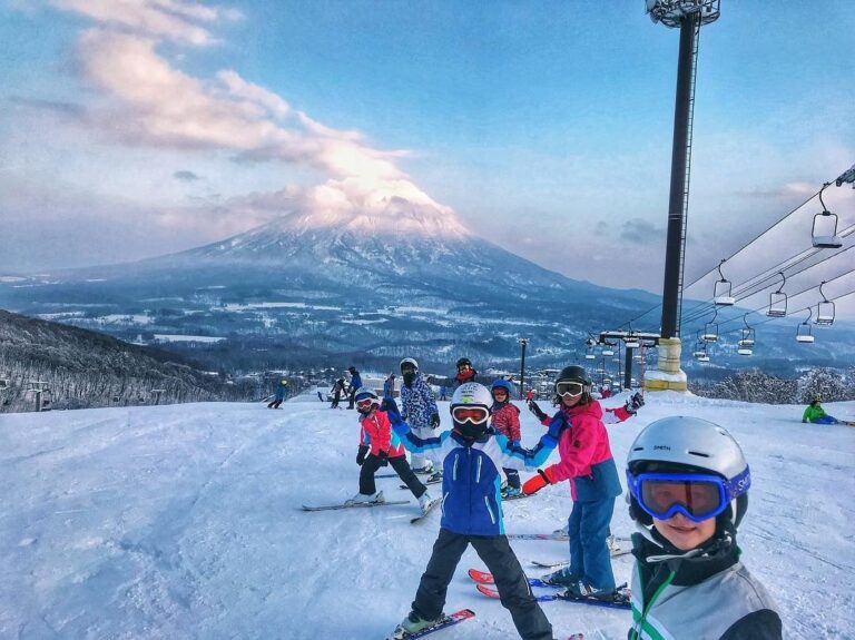 スキーライフを充実させるパートナー、 GoSnowとRhythm Japanのご紹介